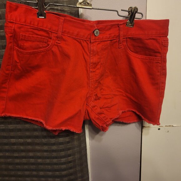 2 old navy shorts - Picture 5 of 6